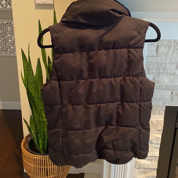 Old Navy Puffer Vest - Picture 5 of 6